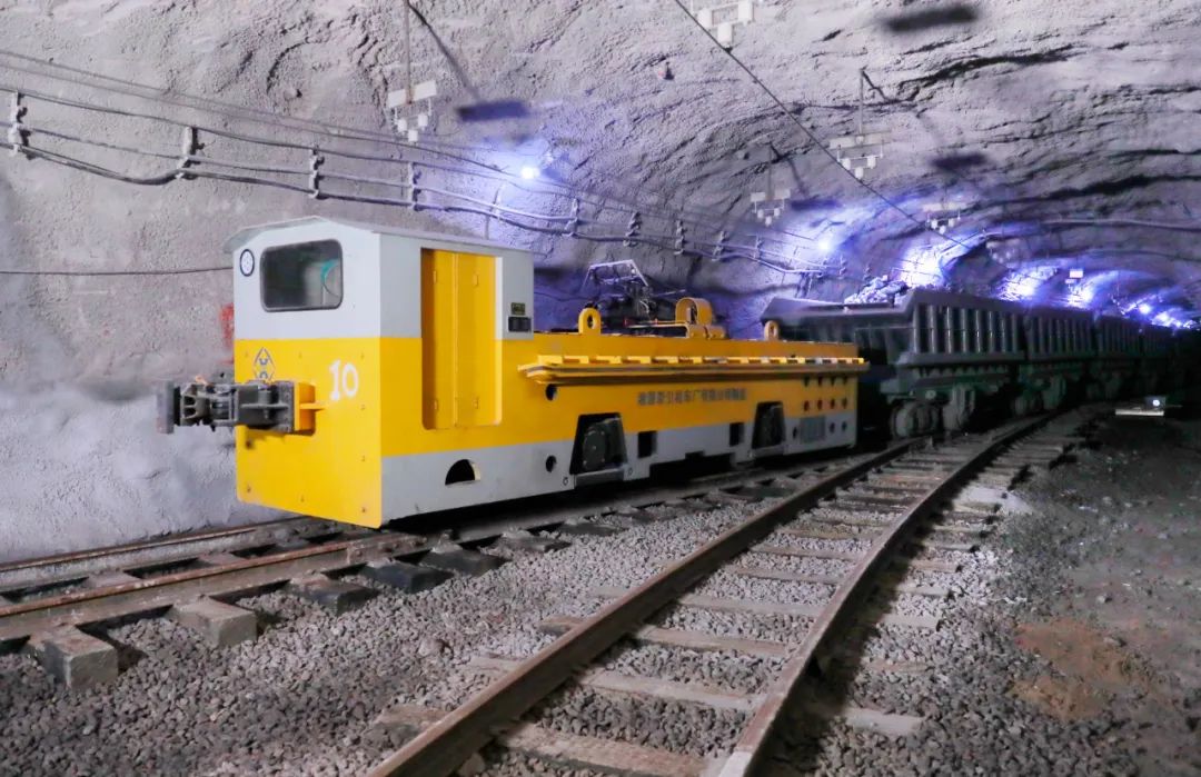 马钢股份获得发明专利授权：“一种鱼雷罐智能化受铁方法”