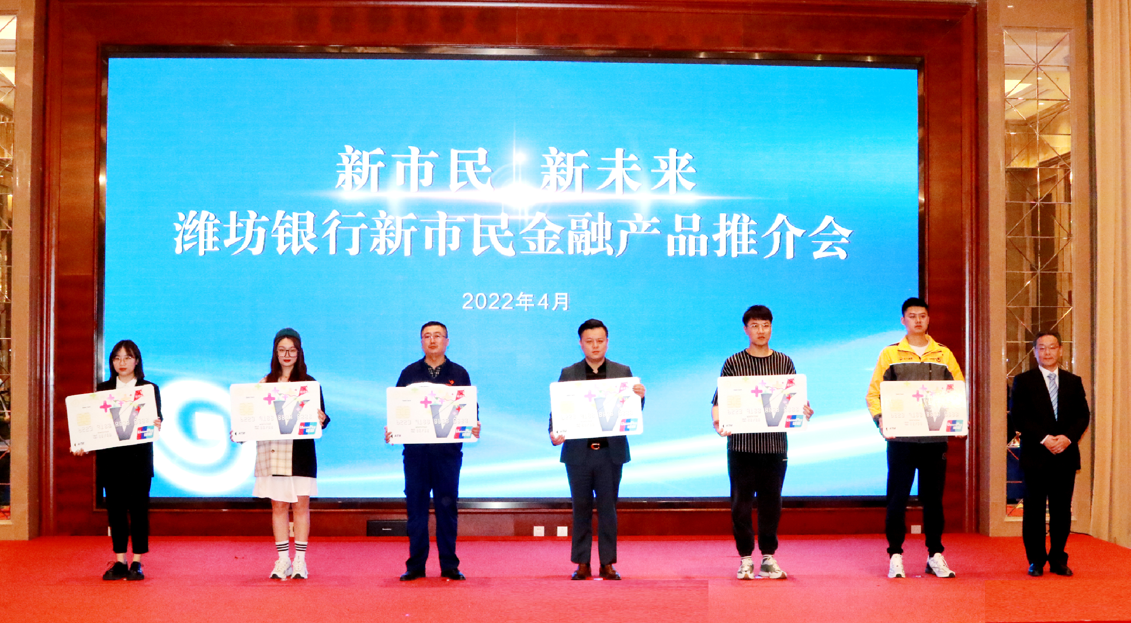 中外金融文化交流会暨《金融伴我成长（外国人版）》推介会在京举行