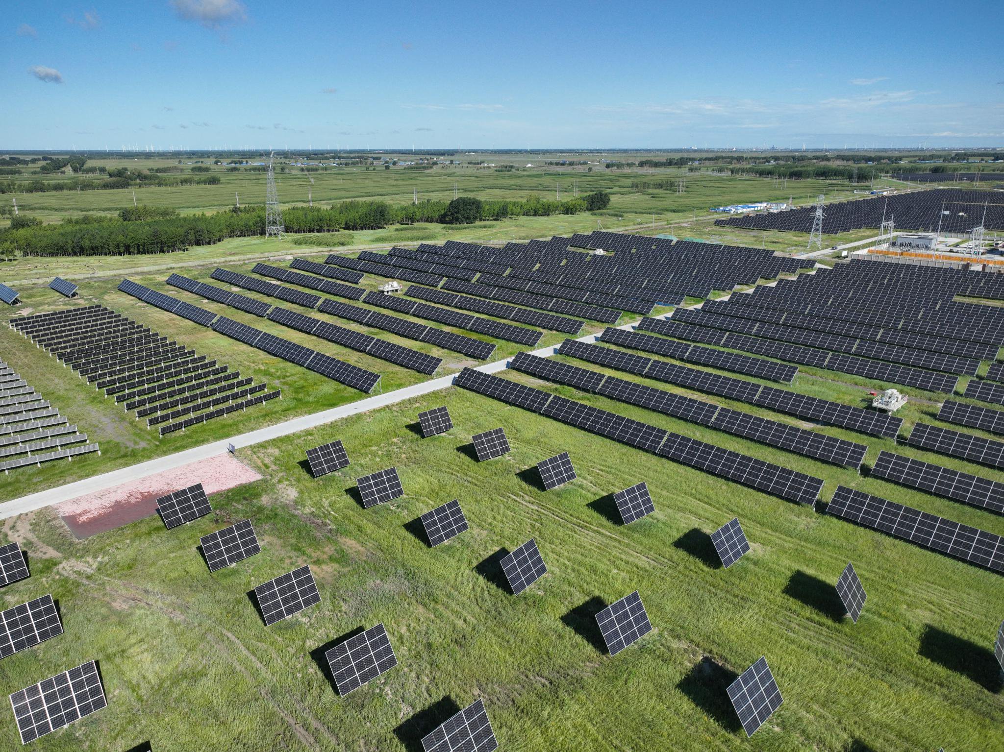 晶澳科技：公司提供光伏+储能一体化发电解决方案