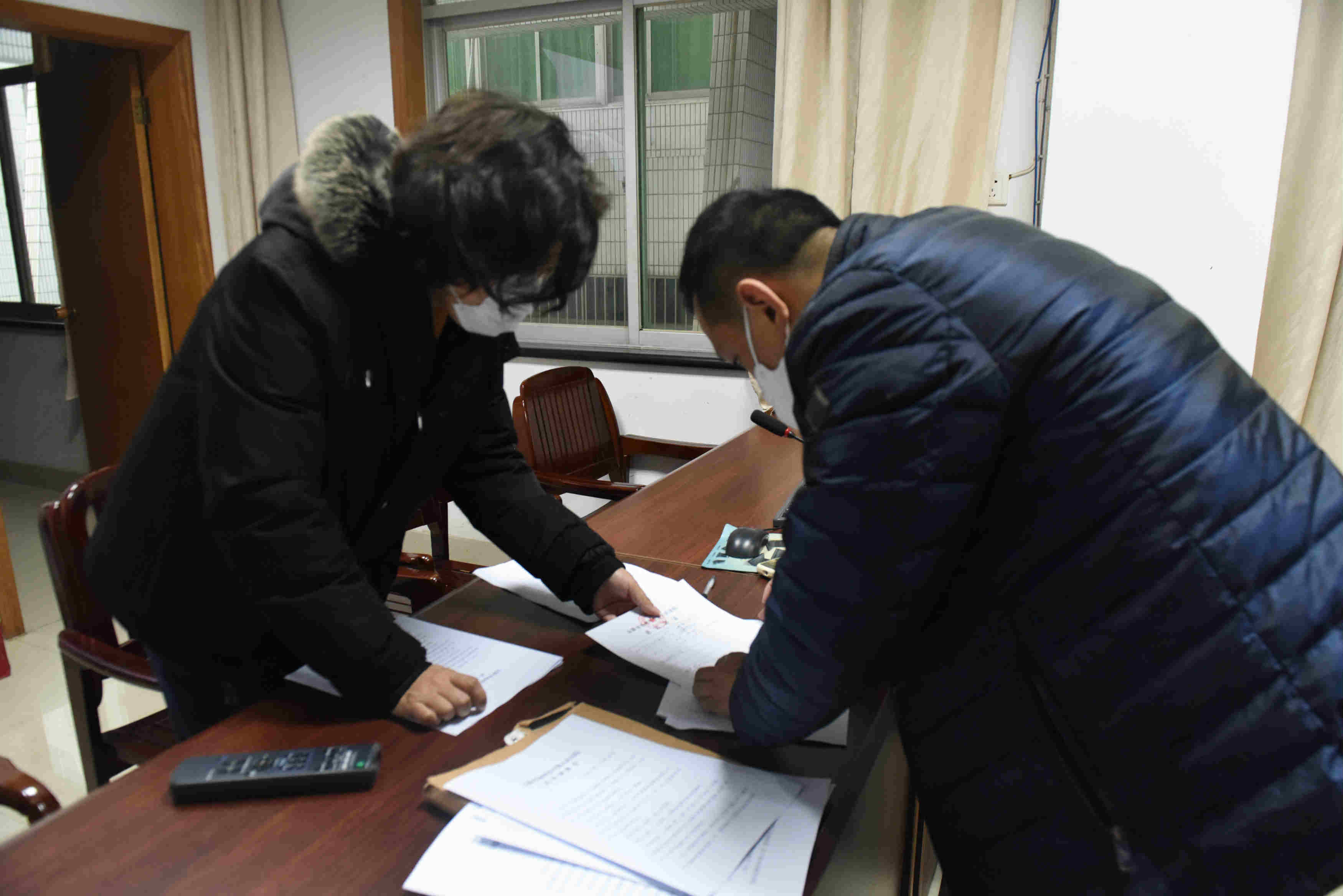 【企业动态】华塑科技新增1件判决结果，涉及买卖合同纠纷