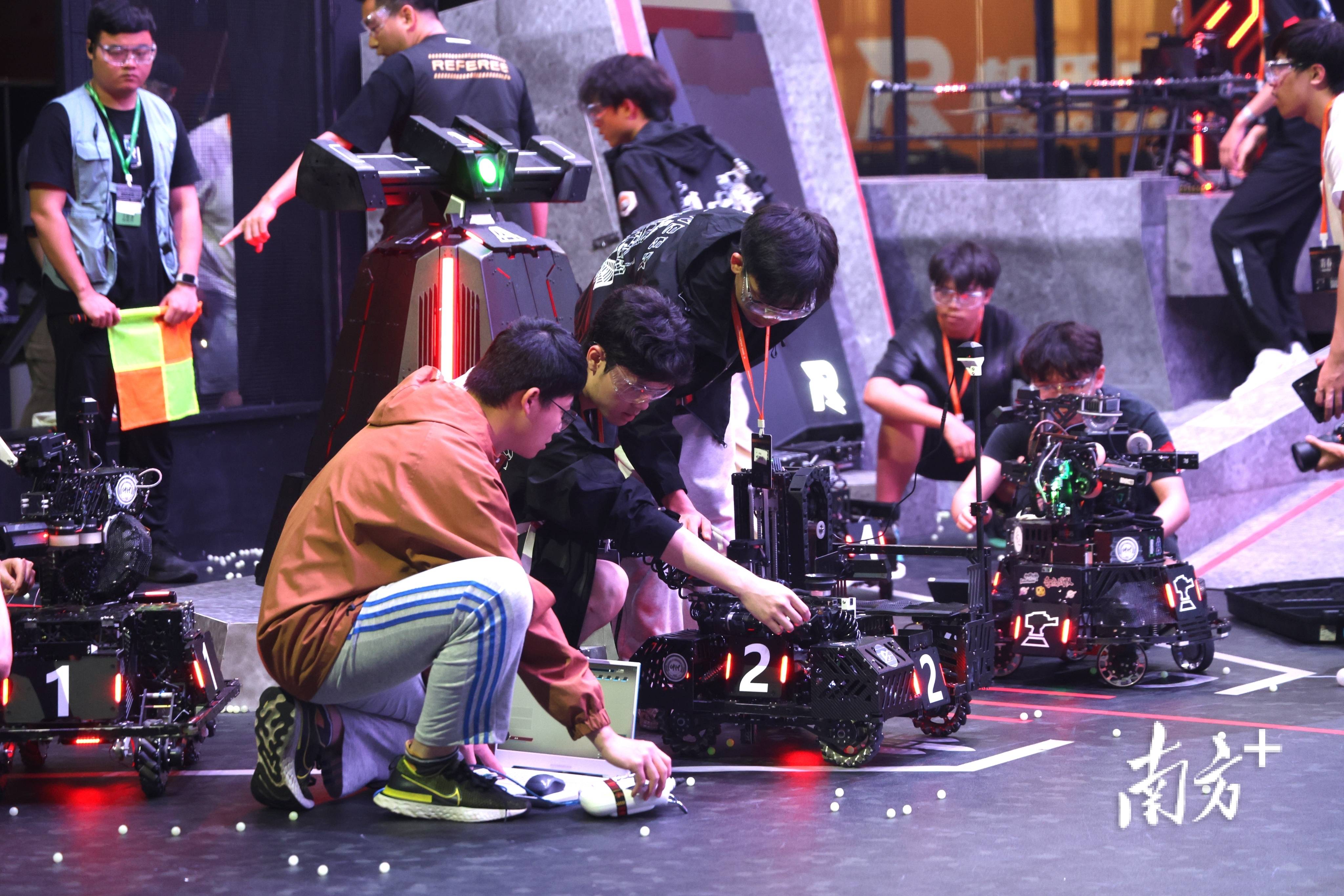 百余支队伍注册参加2025世界人形机器人运动会比赛