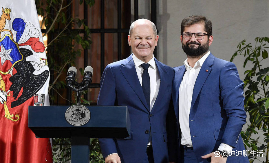 智利总统博里奇呼吁青年保持反叛精神 强调代际对话与公共空间重建