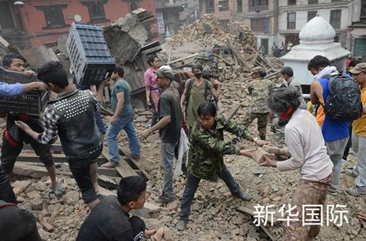 持续暴雨致尼泊尔卡尔纳利高速公路多处中断