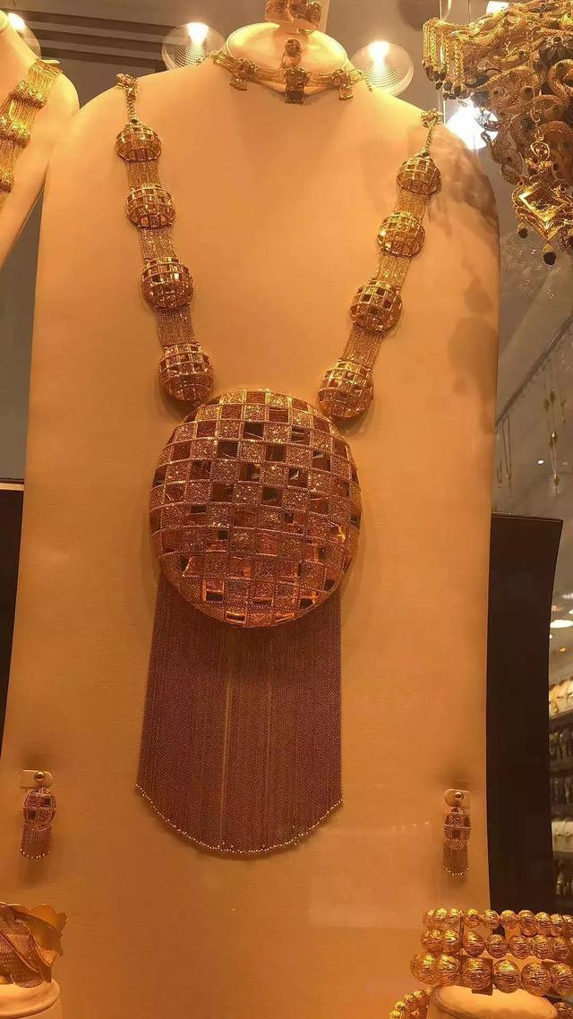 迪拜黄金价格从历史高位回落，22K金现价406迪拉姆