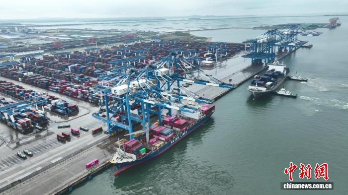 越南与新加坡双边贸易额增长23.3%