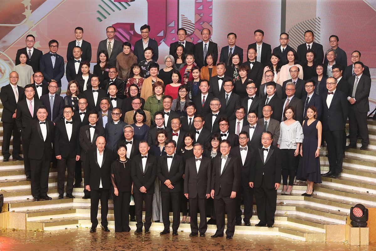 新华社快讯：三名科学家获2025年诺贝尔化学奖