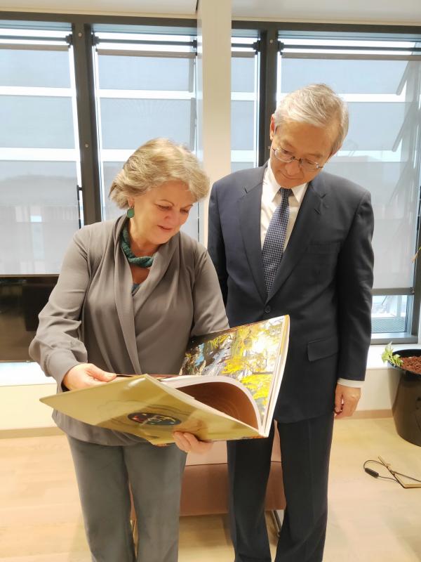 驻非盟使团团长蒋烽大使会见中国石油技术开发有限公司负责人