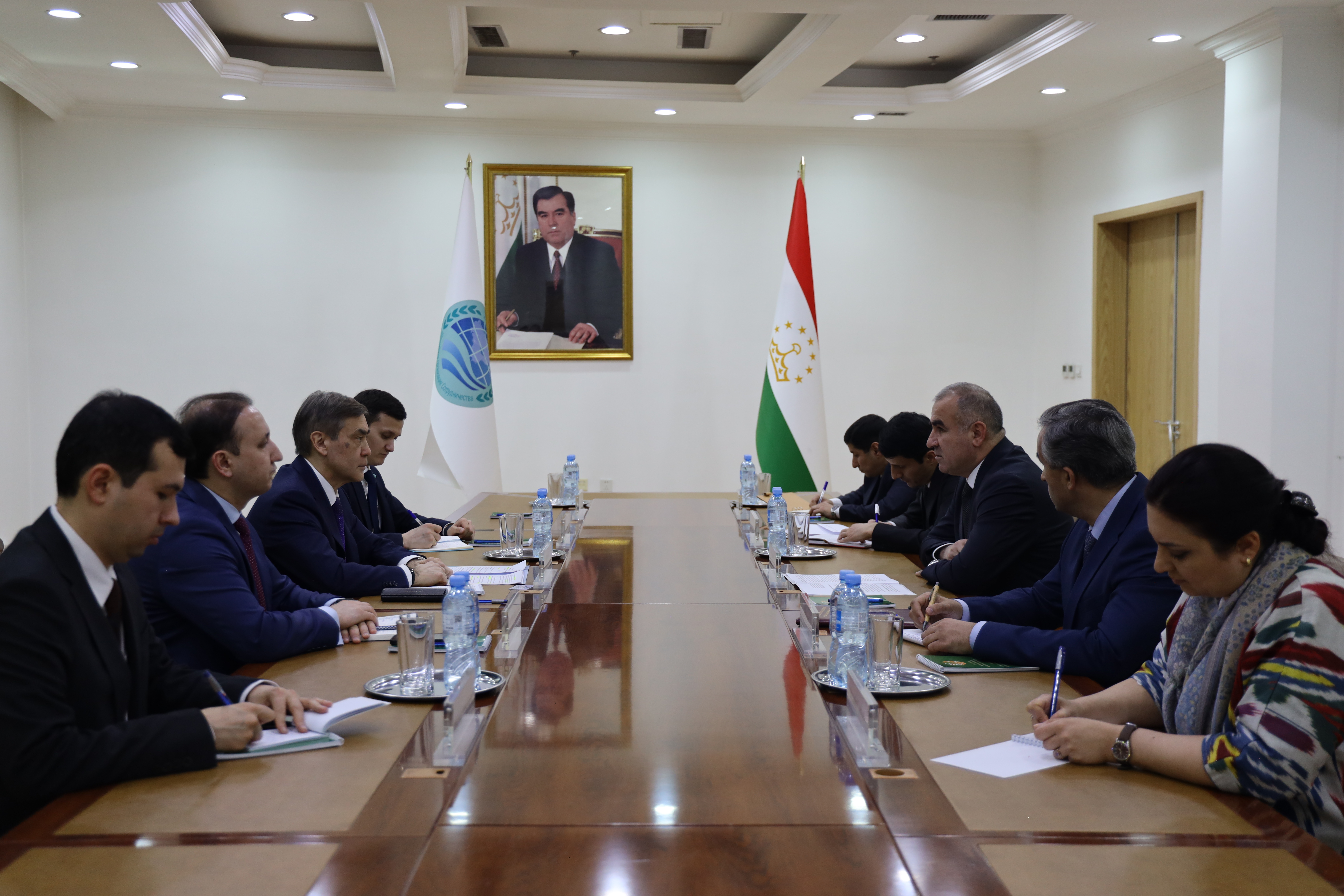 吕瑞浩公参会见中土埃塞公司负责人