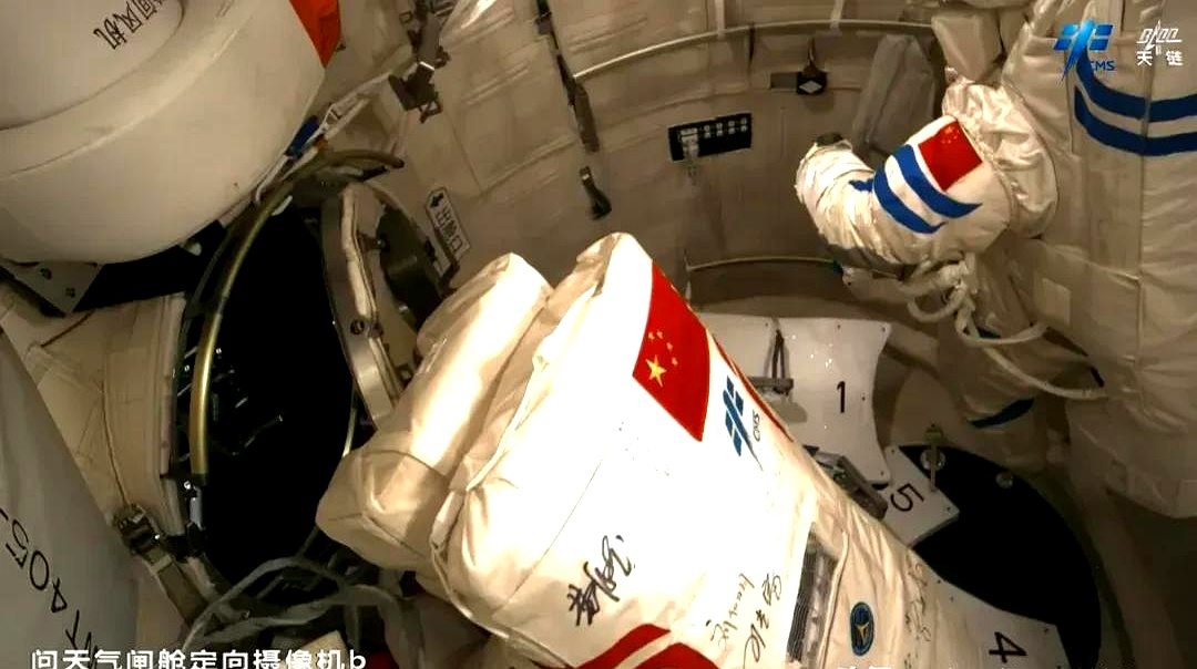 航天员推迟回家，“罪魁祸首”是空间碎片