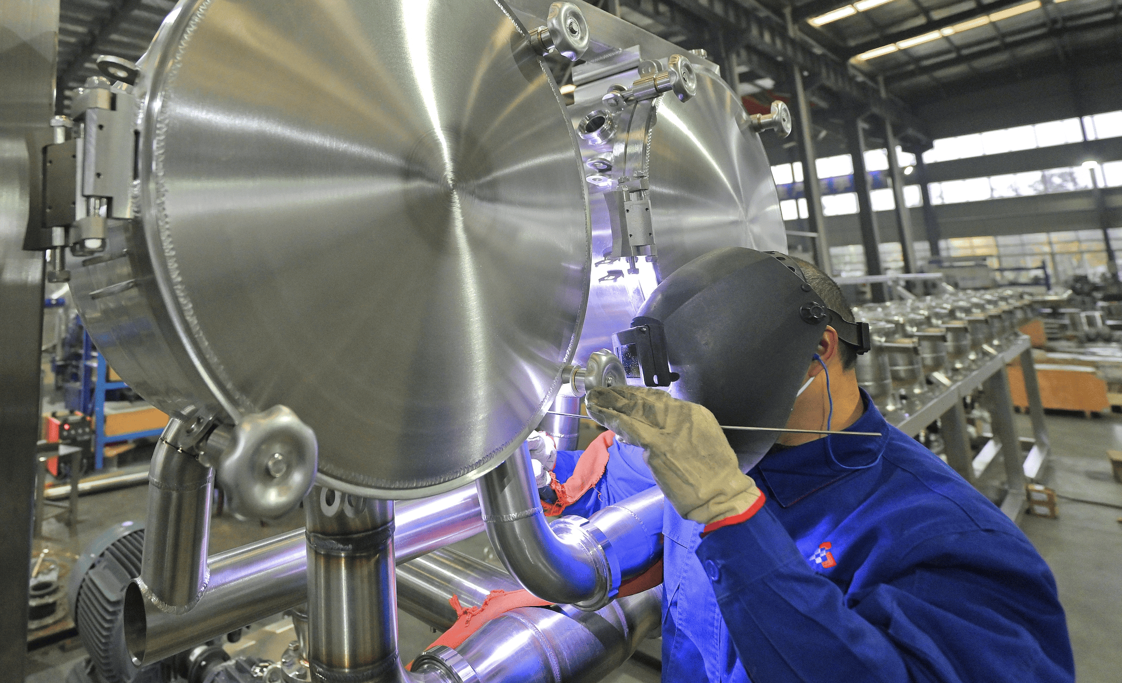 央行、金融监管总局等七部门联合印发《关于金融支持新型工业化的指导意见》：积极运用融资租赁、不动产信托投资基金、资产证券化等方式拓宽数字基础设施建设资金来源