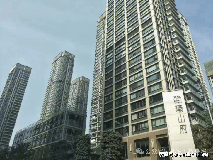 深交所：“23万科01”盘中临时停牌