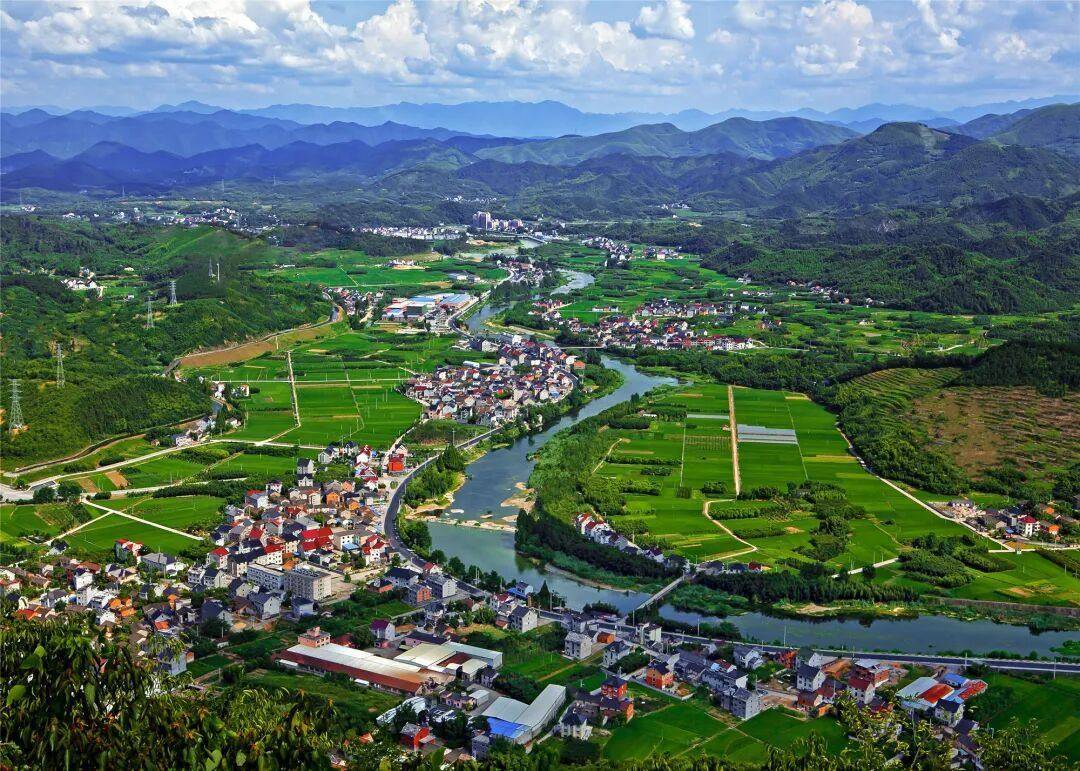 利比里亚交通部启动五年战略规划，以现代化交通系统驱动经济发展