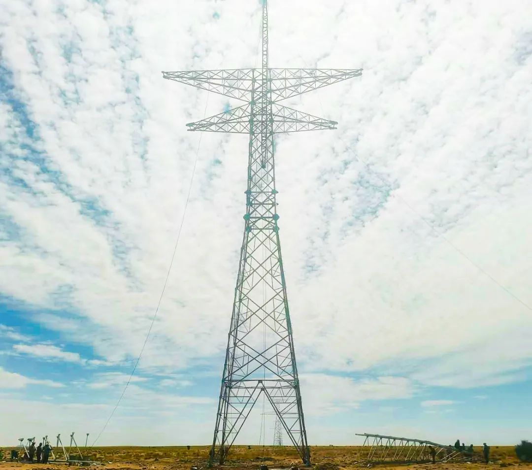 毛里塔尼亚总统启动覆盖边境地区的电子通信服务项目