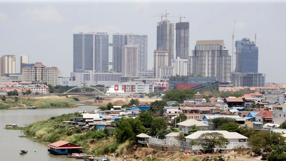 世行预测柬埔寨2025年经济增长率将放缓至4.8%