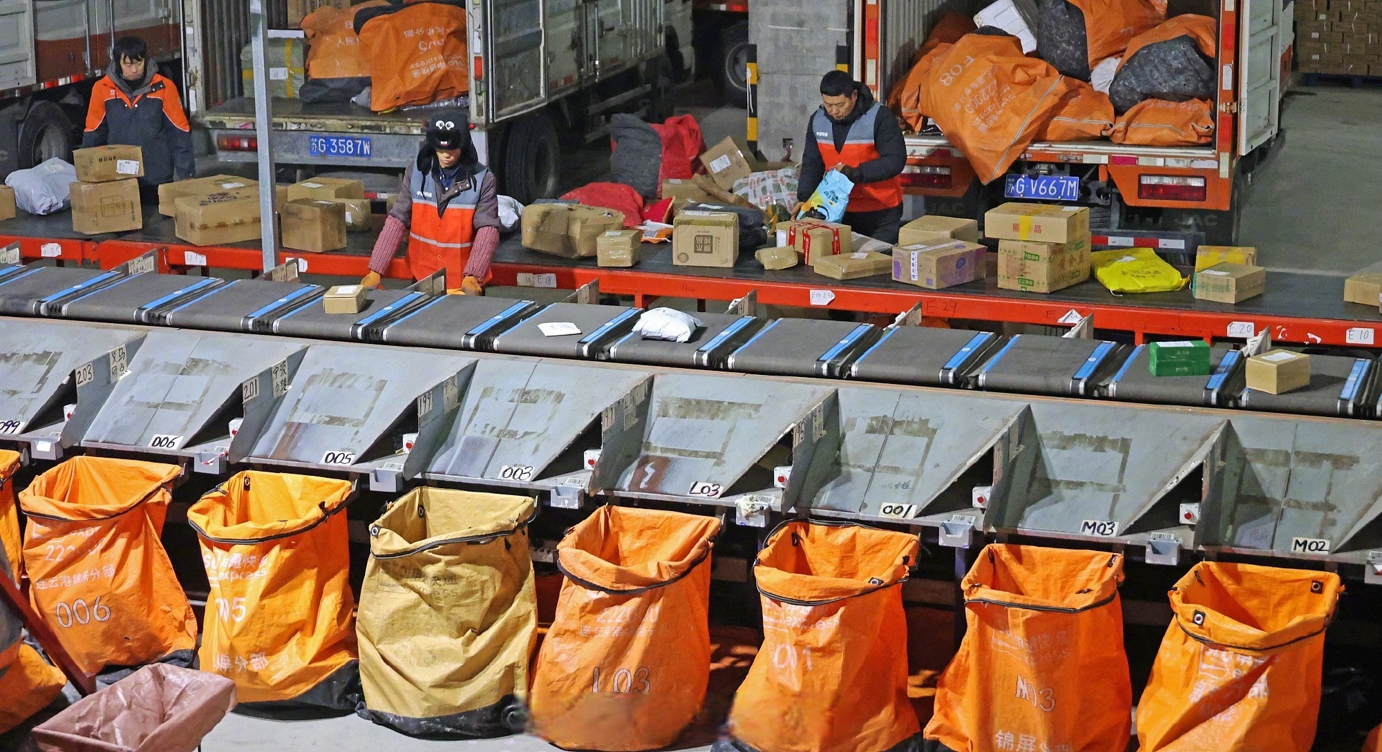 前11月我国快递业务量超1800亿件，现存相关企业超131.5万家