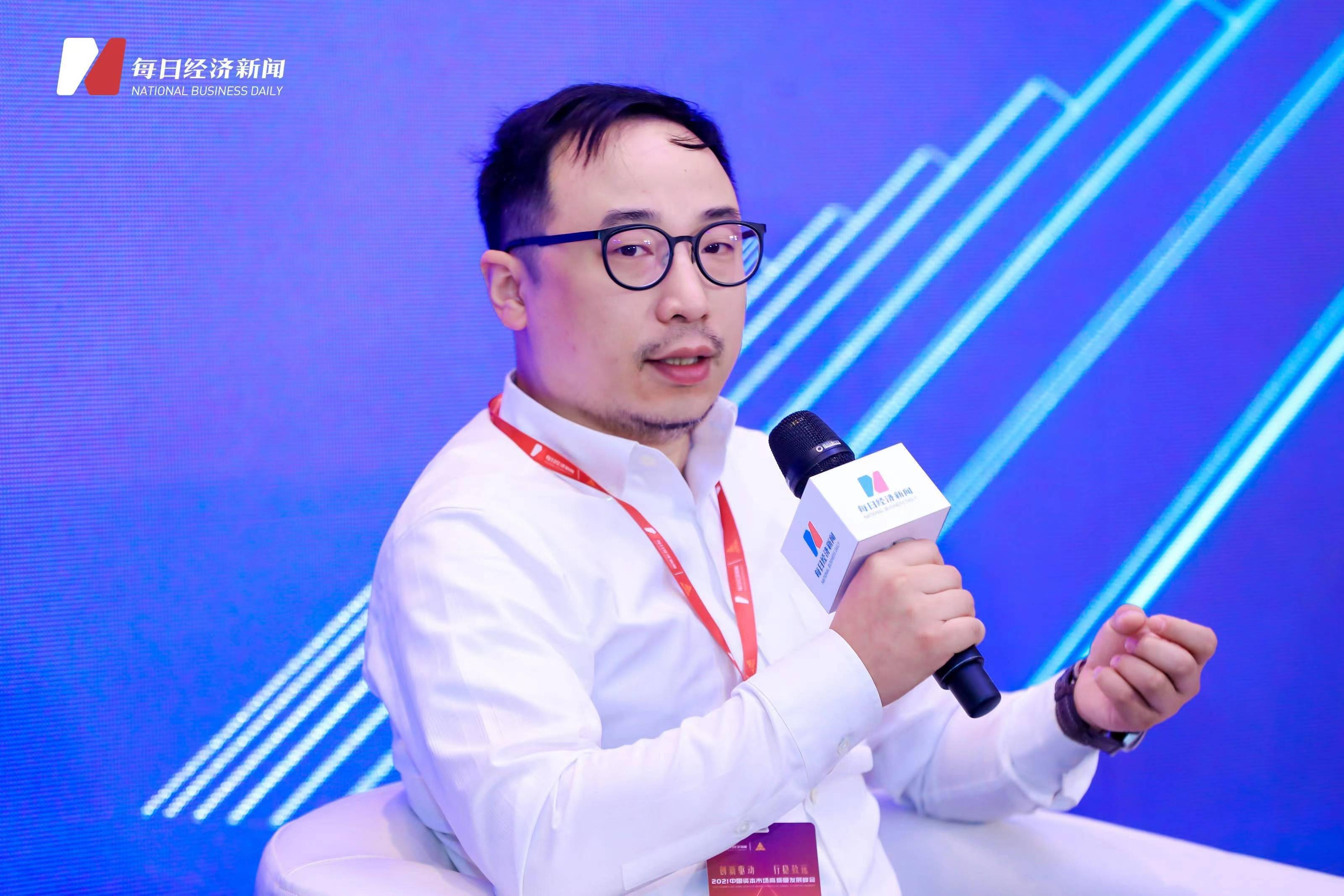 贯彻“双碳”与创新驱动，如新集团2025年荣誉见证ESG实践