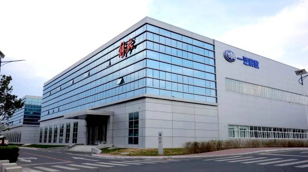 智洋创新：1月9日高管鲍春飞、陈晓娟减持股份合计16.67万股