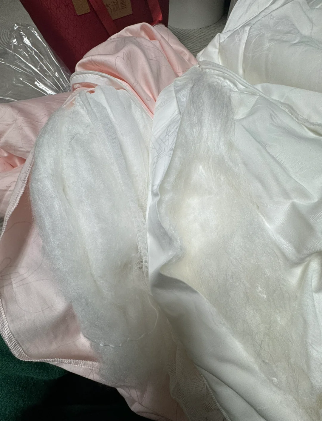 太湖雪获得发明专利授权：“一种释香蚕丝被内胎及其制备方法”