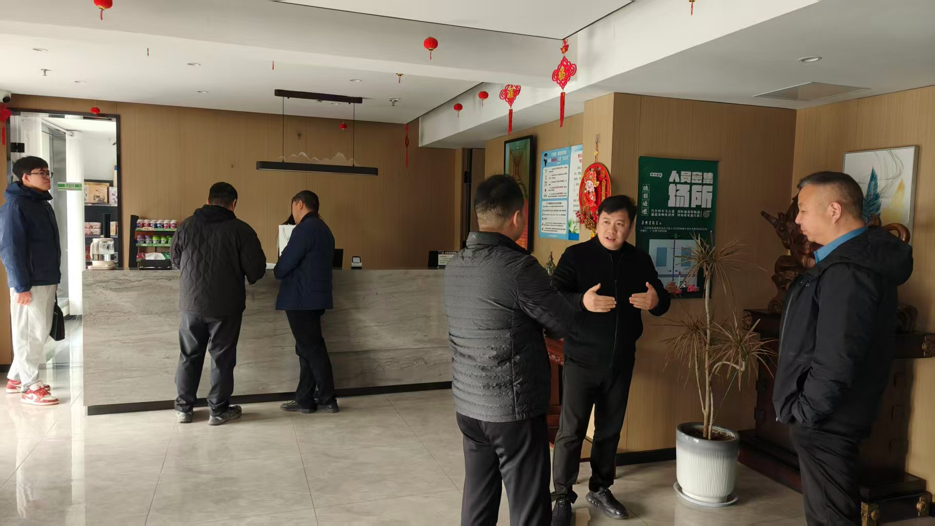 商务部：全力做好岁末年初消费促进和市场保供工作 包括4个方面