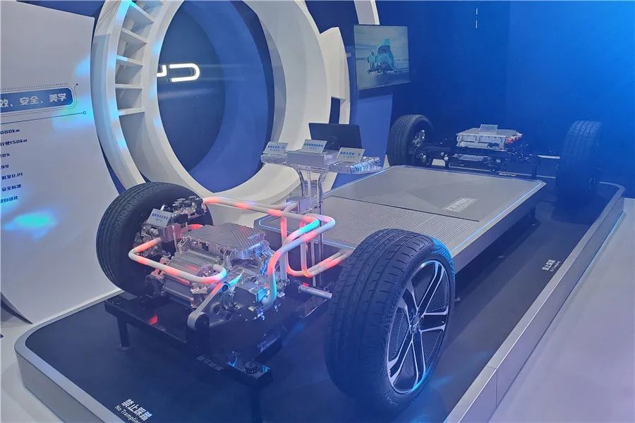 比亚迪公布国际专利申请：“流道结构、热管理模块、热管理系统以及车辆”