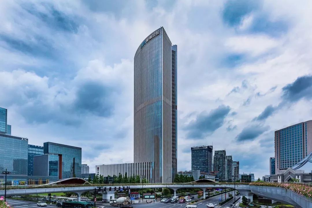 新城控股：境外子公司发行3.55亿美元无抵押固定利率债券，年息11.8%，期限3年