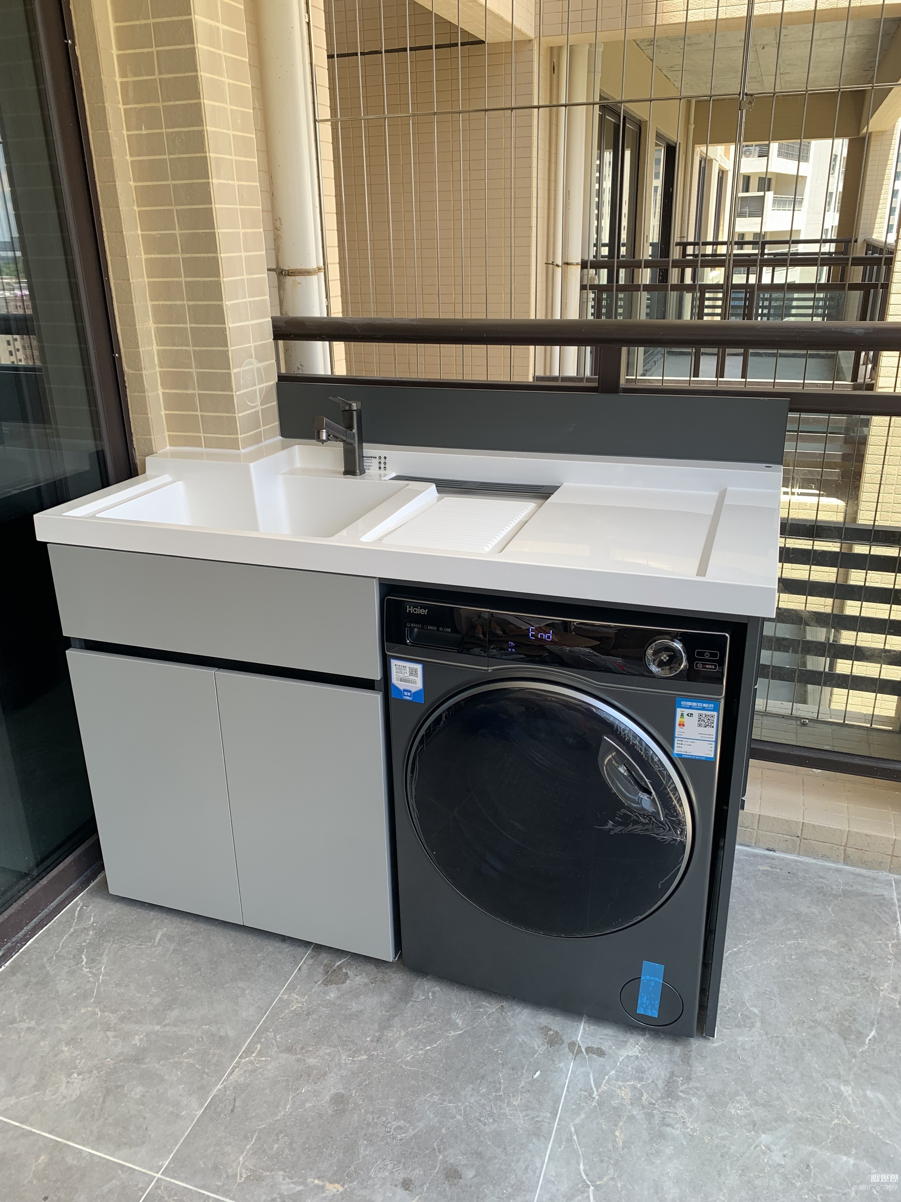 金牌家居获得实用新型专利授权：“一种洗衣机定制柜”