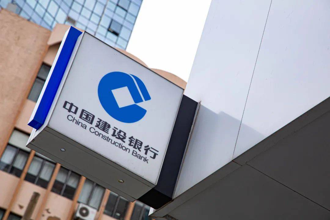 央行：2025年四季度末人民币普惠小微贷款余额36.57万亿元 同比增长11.1%