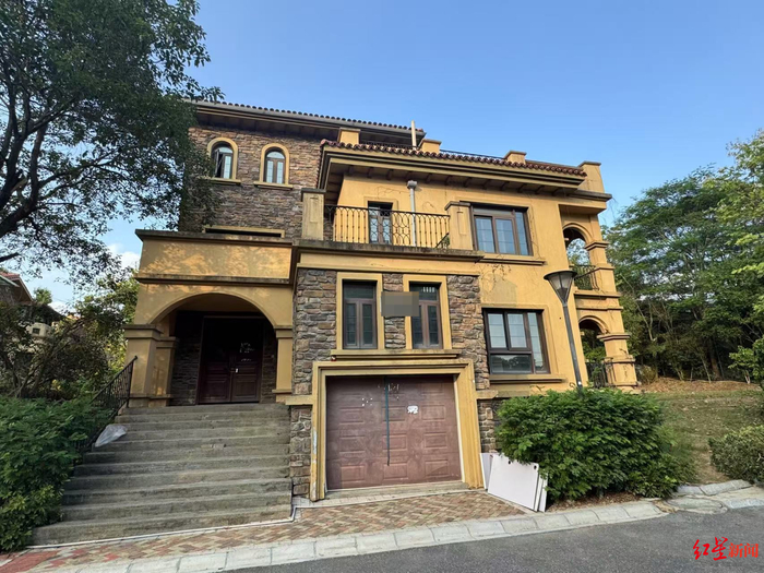 陆家嘴子公司18.31亿债务纠纷新进展：抵押资产暂无法处置，法院终结执行程序