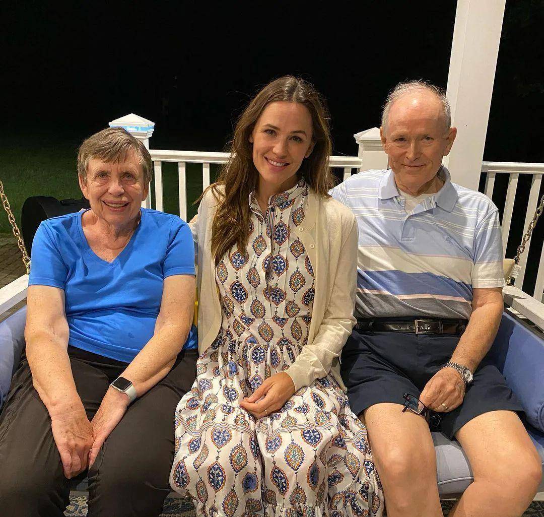 加纳财政部长公布新的外汇储备政策