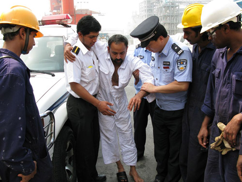 利比里亚高官视察海关检测设施 现代化改革助力财政收入