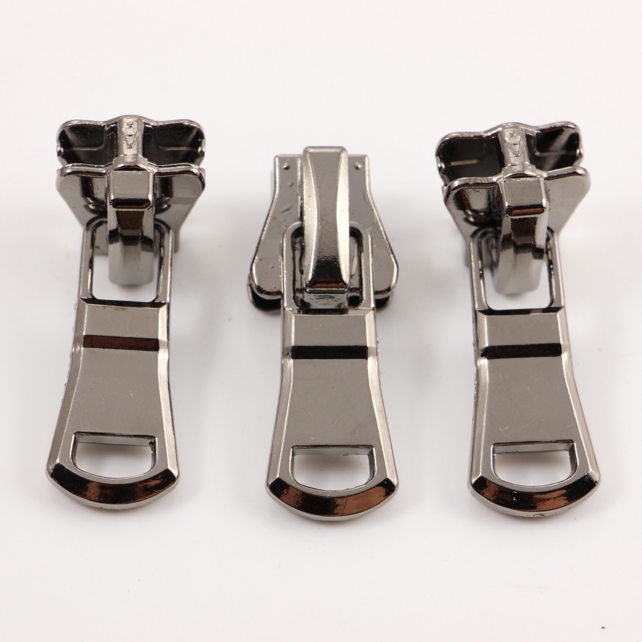 伟星股份获得发明专利授权：“一种拉片结构、拉链和拉链制品”