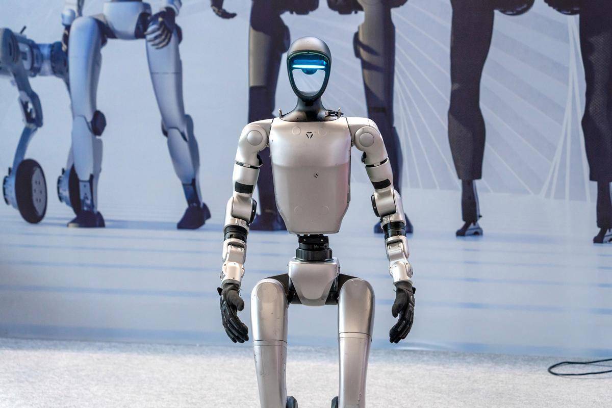 秀我中国|备战人形机器人半程马拉松,“西湖o1”“智能背包”亮相