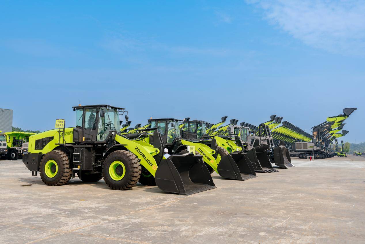 中联重科获得发明专利授权：“用于控制底盘调平的方法、控制器及步履式挖掘机”