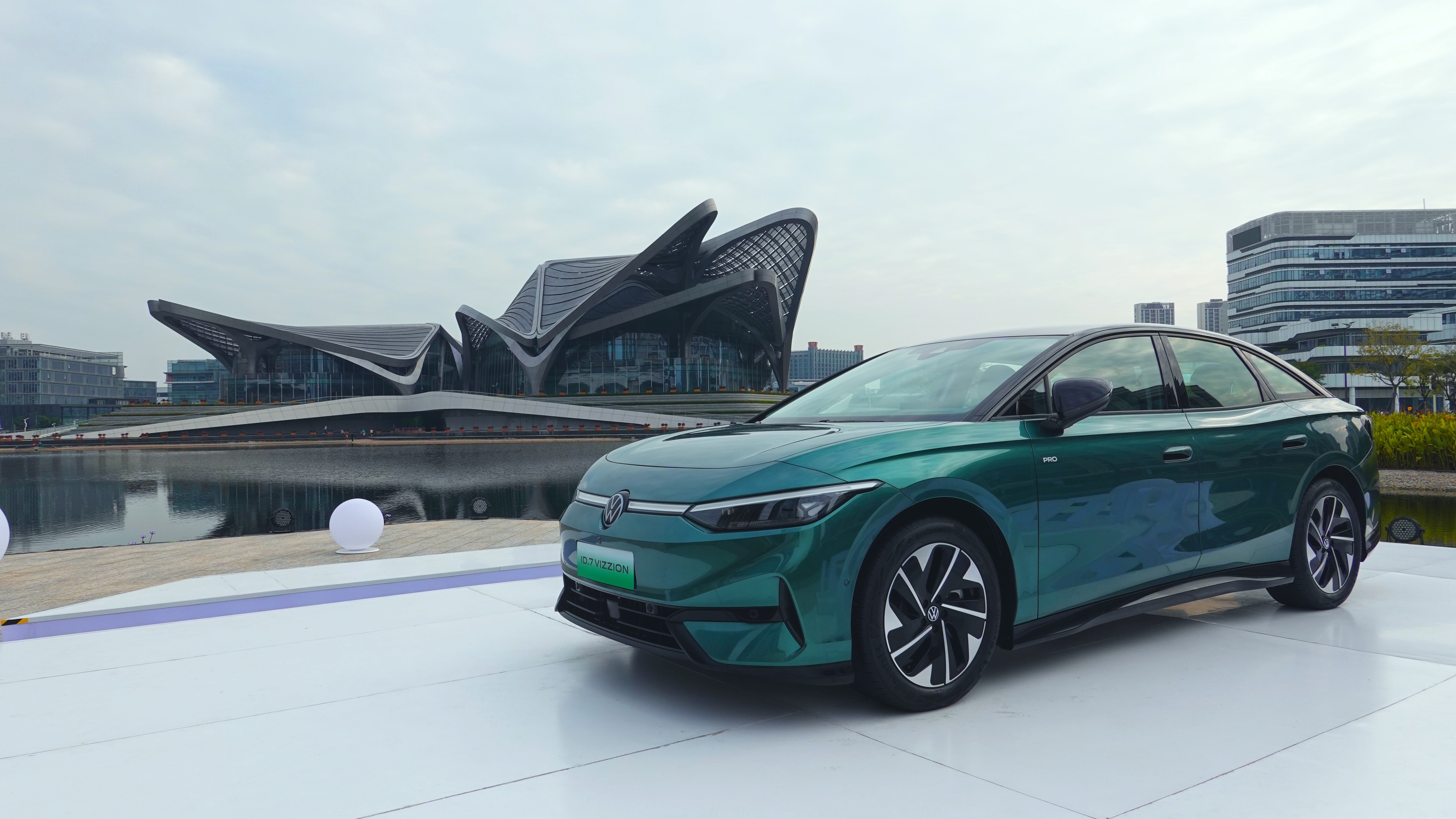 鱼跃发布会推出近70款新品,与三大顶尖高校达成战略合作