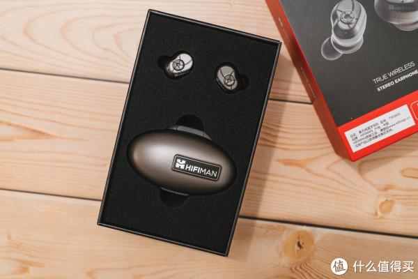 佳禾智能获得外观设计专利授权：“耳机充电盒（杆状TWS-A0522N）”