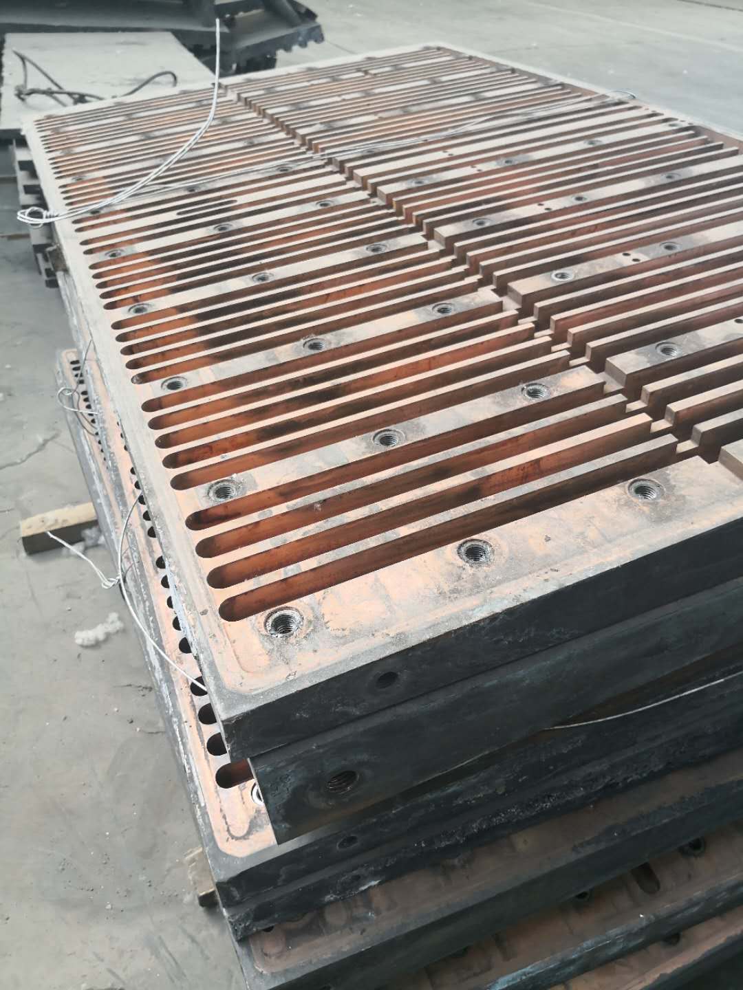 宝钢股份获得发明专利授权：“基于结晶器温度识别连铸板坯纵裂纹缺陷的方法及系统”