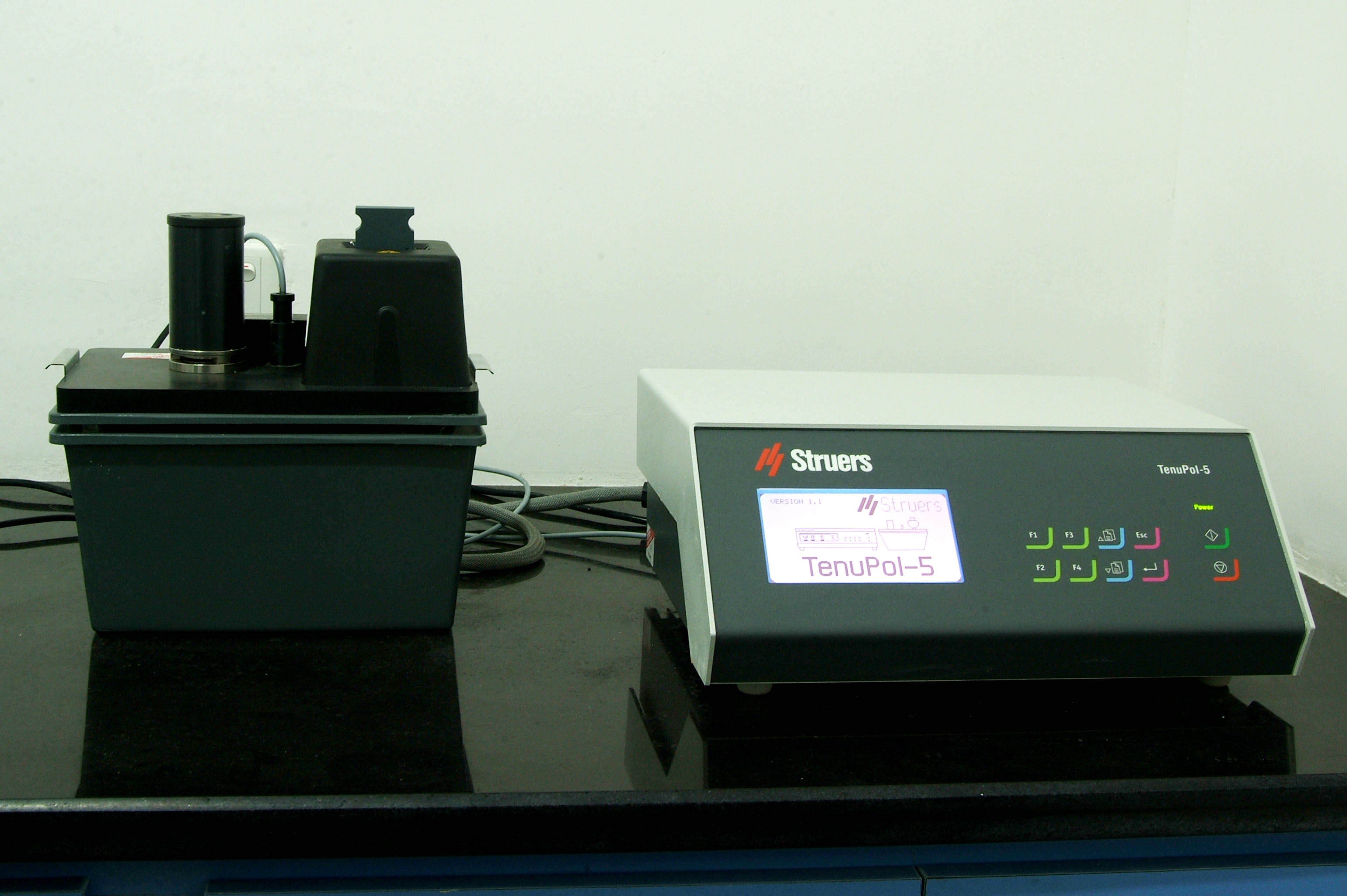 华海清科获得发明专利授权：“一种基板减薄工作台、基板减薄装置和基板减薄方法”