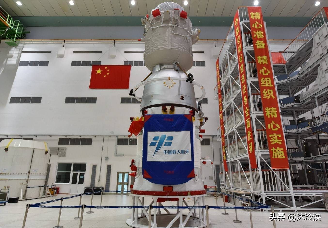 神舟二十一号航天员乘组圆满完成第三次出舱活动 中国航天员个人出舱活动次数纪录刷新