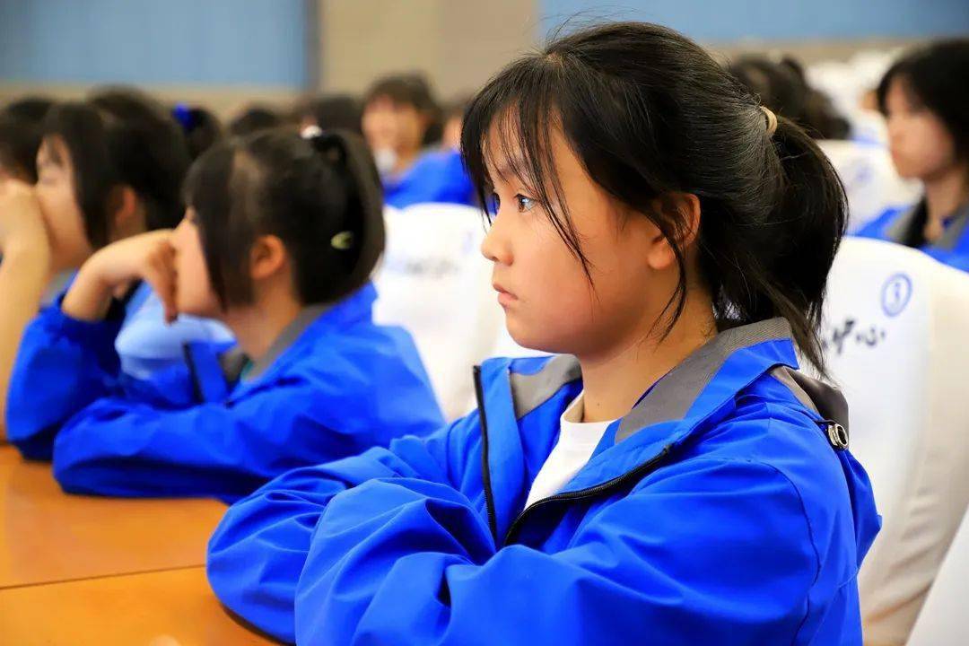 于维华参赞会见马里职教部技术顾问切巴尼