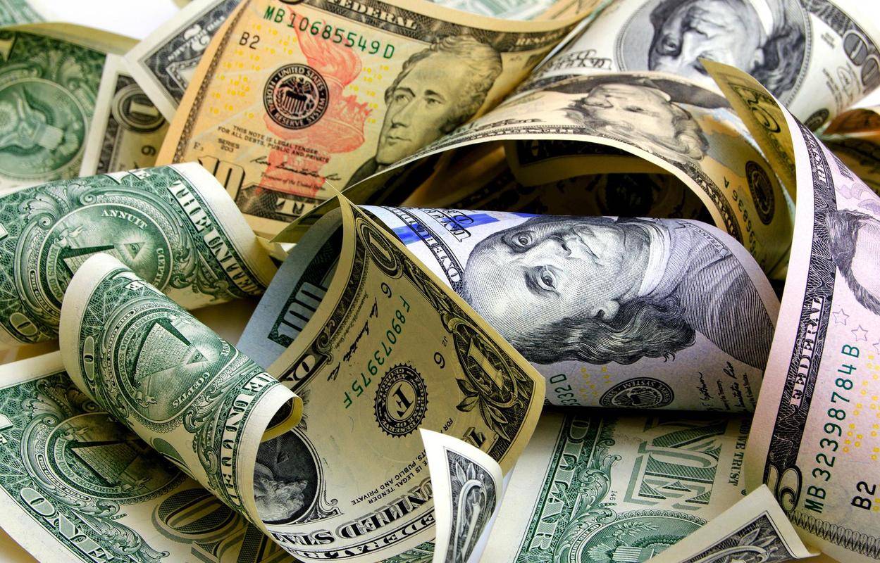 德国10年期国债收益率现涨4.5个基点，报3.08%；2年期收益率涨6.5个基点，报2.64%