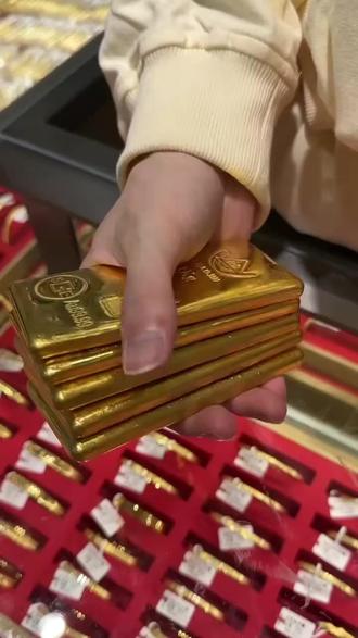 “债王”最新警告:年内降息无望 现金黄金为王